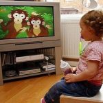TV và chứng chậm nói ở con trẻ